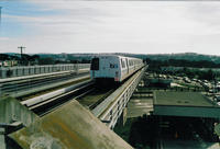 Le BART en arrière gare